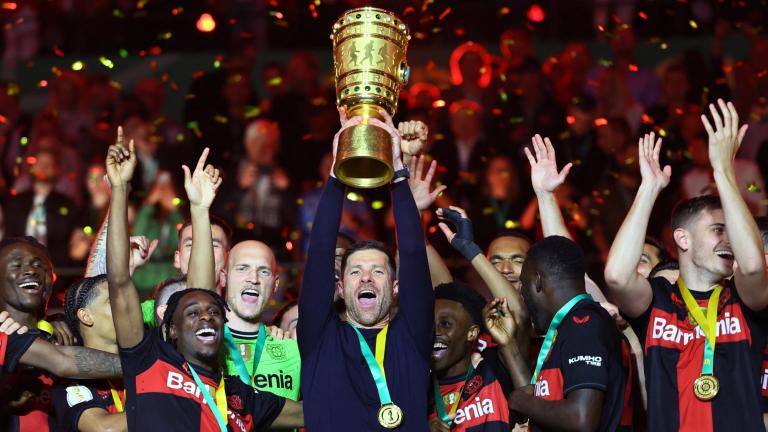 Bayer Leverkusen recibió otro trofeo este fin de semana al ganar la Copa de Alemania (Pokal). Foto: Reuters