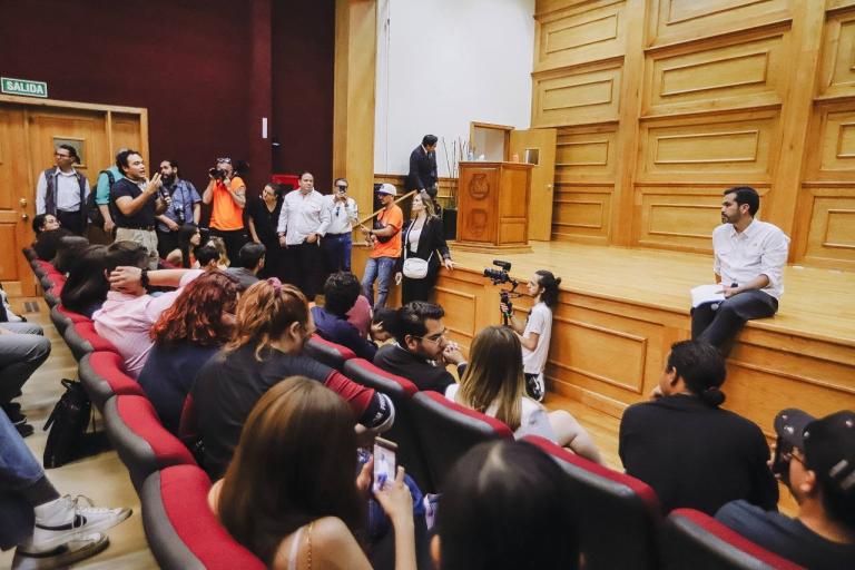 Jorge Álvarez Máynez sostuvo un encuentro con estudiantiles de la universidad La Salle de Chihuahua y la Universidad Autónoma de esta misma entidad. Foto: x.com/AlvarezMaynez