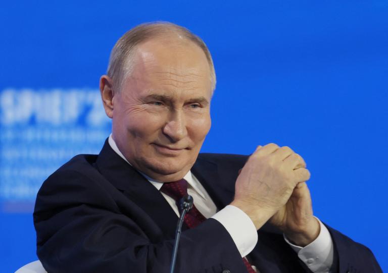 Vladimir Putin durante su participación en el Foro Económico Internacional en San Petersburgo. Foto: Reuters