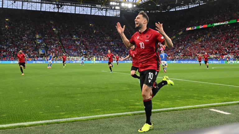 El albanés Nedim Bajrami anotó a los 23 segundos de partido contra Italia. Foto: AFP