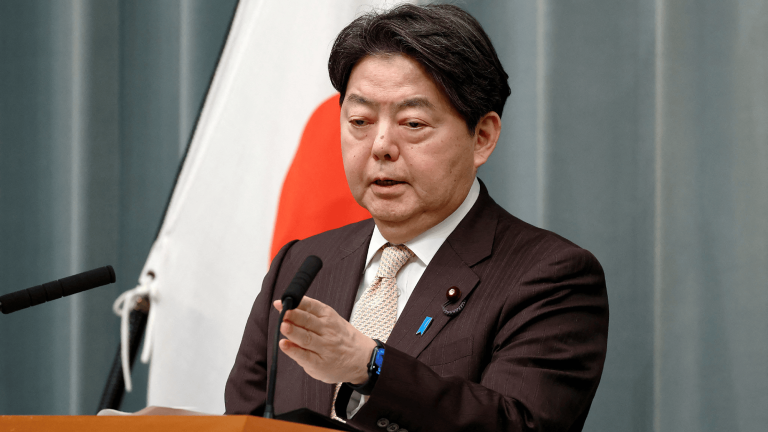 Yoshimasa Hay,ashi, jefe de gabinete del Gobierno japonés. Foto: AFP