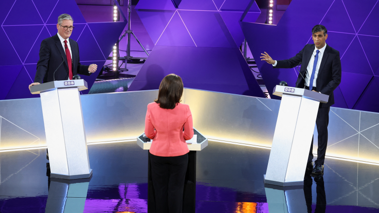 El líder laborista, Keir Starmer y el primer ministro británico, Rishi Sunak, perticiparon en su último debate antes de las elecciones del próximo 4 de julio. Foto: Reuters