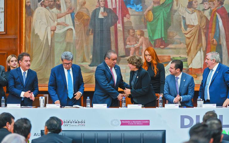 Ayer se realizó el tercer foro sobre la reforma al Poder Judicial en Toluca, Estado de México, en donde participaron legisladores, la gobernadora de la entidad y juristas. Foto: Cuartoscuro