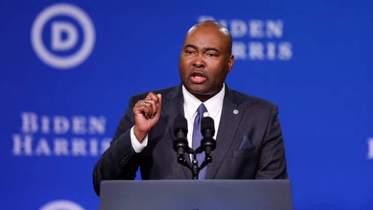 Jaime Harrison, presidente del Comité Nacional Demócrata. Foto: AFP