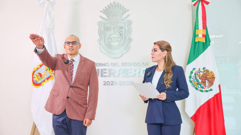 La gobernadora de Guerrero, Evelyn Salgado tomó protesta a Josué Barrón Sevilla como el nuevo secretario de Seguridad Pública del estado. Foto EE: Cortesía