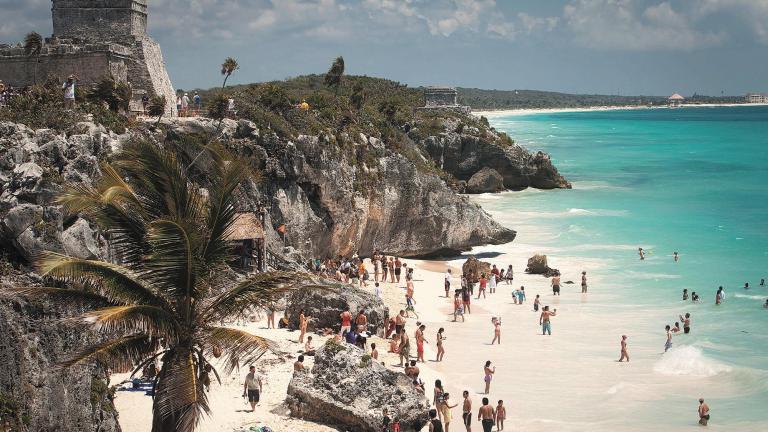 A la baja, afluencia de visitantes a zona arqueológica de Tulum