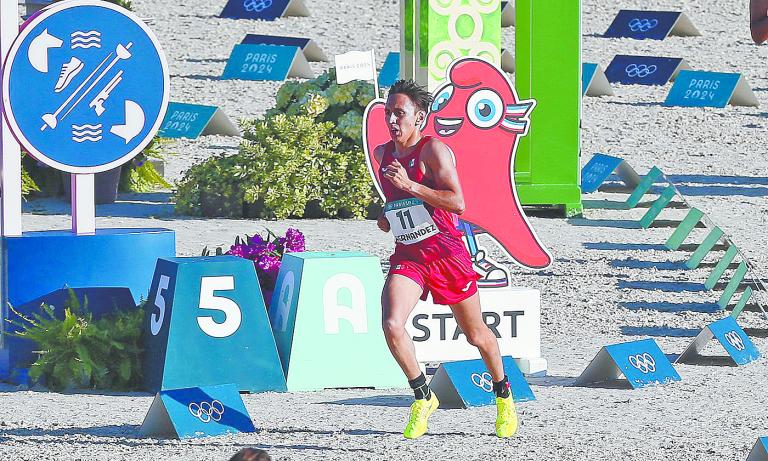 Emiliano Hernández en el pentatlón moderno estableció récord mundial y olímpico en la prueba combinada de tiro-carrera y se quedó en cuarto lugar en su debut olímpico.  Foto EE: Especial