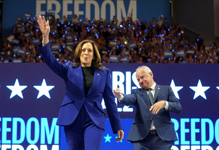 Kamala Harris, vicepresidenta de Estados Unidos, y su compañero de fórmula, el gobernador de Minnesota, Tim Walz. Foto: Reuters