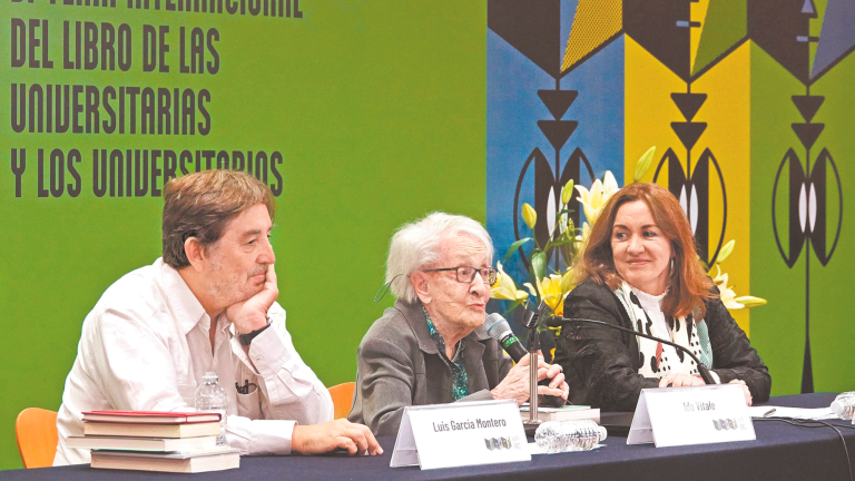 La poeta uruguaya, Ida Vitale, participó en un conversatorio en el primer día de la sexta edición de la FILUNI. Foto: Cuartoscuro