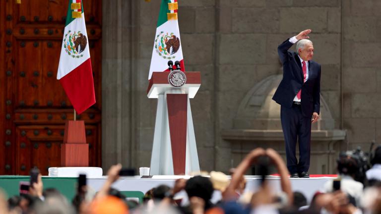  Andrés Manuel López Obrador pronuncia su último Informe de Gobierno, en el Zócalo de la CDMX. Foto: Reuters.