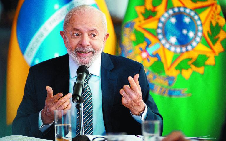 El gobierno de Lula da Silva espera recaudar 58,500 millones de reales por negociaciones tributarias para el 2025. Foto: Reuters