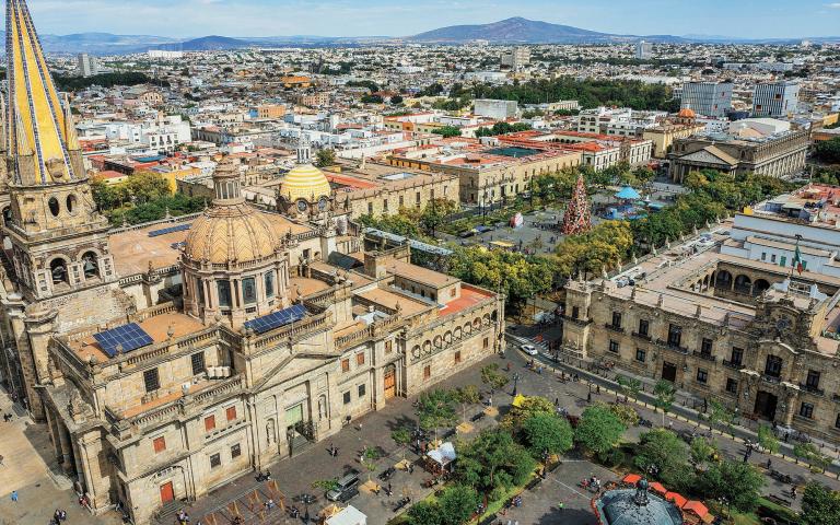 En los últimos 15 años Jalisco recibió, en promedio, un presupuesto federal anual de 2,471 millones de pesos para carreteras. Foto: Shutterstock