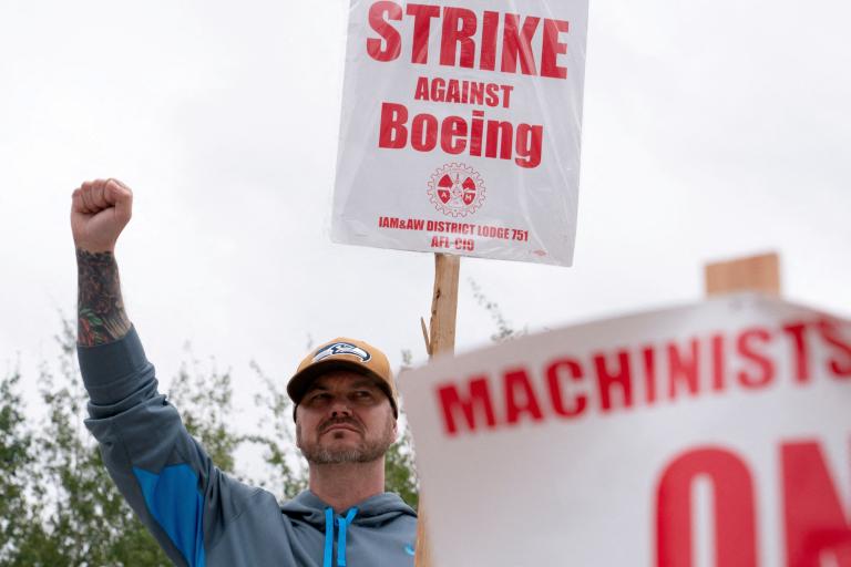 Trabajadores en paro en la fábrica de Boeing en Renton, Washington. Foto: Reuters