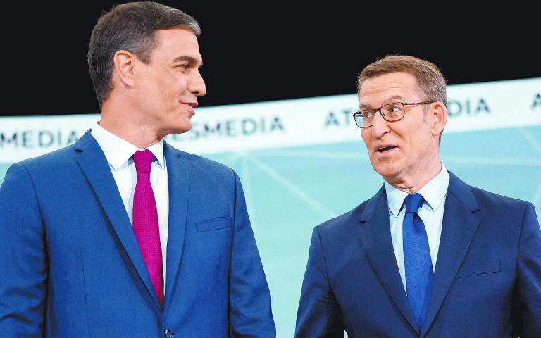 El presidente del gobierno español, Pedro Sánchez, y Alberto Nuñez Feijóo, presidente del Partido Popular. Foto: Reuters