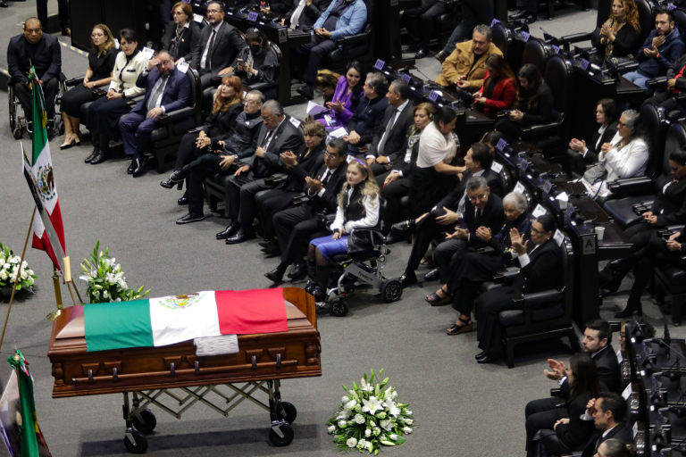 Homenaje luctuoso de Ifigenia Martínez en la Cámara de Diputados.