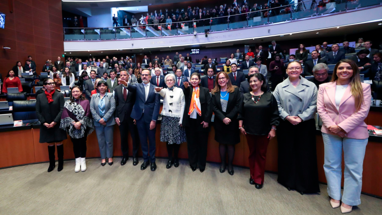 El Senado de la República ratificó a María Teresa Mercado Pérez, subsecretaria de Relaciones Exteriores; para América Latina y el Caribe, Raquel Serur Smeke, y para Asuntos Multilaterales y Derechos Humanos, Enrique Javier Ochoa Martínez.