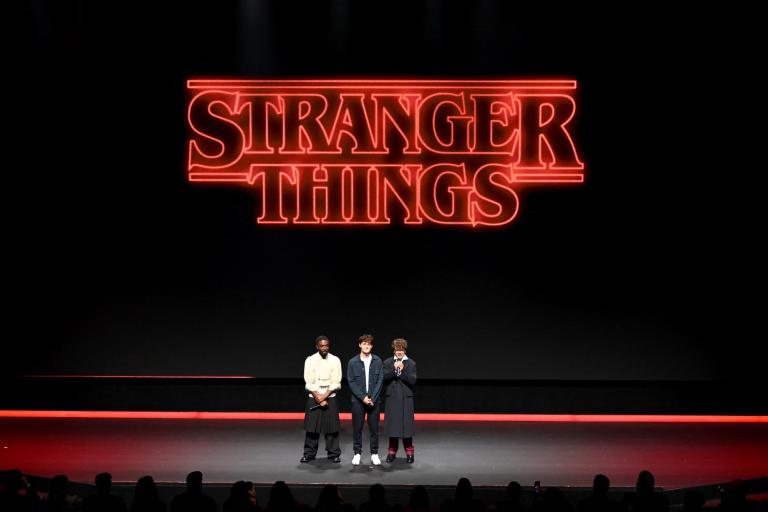 Gaten Matarazzo, Noah Schnapp y Caleb McLaughlin representaron a Stranger Things en el Upfront 2025 de Netflix