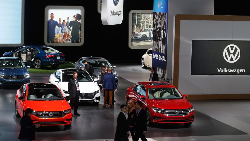 El Salón Internacional del Automóvil de Norteamérica del NAIAS inició el lunes 14 de enero. Para muchos, esta edición, supone el fin de una era, ya que a partir del próximo año este importante evento pasará a celebrarse en el mes de junio. Esta edición se ha visto marcada por la ausencia de algunos de los fabricantes de automóviles más importantes del mundo, como Audi, BMW, Mercedes-Benz, Volvo, Jaguar o Porsche. Los SUV y deportivos brillaron como los preferidos por los clientes de todo el mundo.