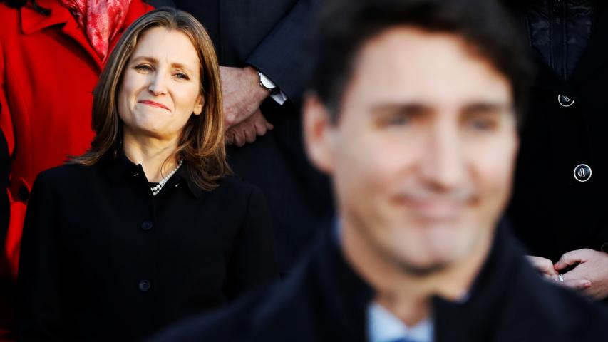 Chrystia Freeland, líder designada por el gobierno canadiense para el asunto T-MEC, fue calificada por México como una “negociadora extremadamente competente”. Ella aparece en la imagen con Justin Trudeau, primer ministro de Canadá. Foto: Reuters.