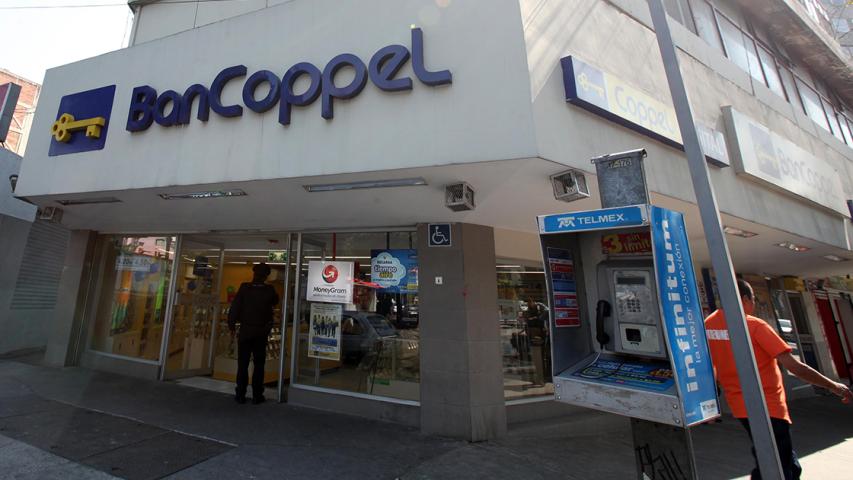 Coppel se convierte en la primera tienda omnicanal de México y América Latina en otorgar préstamos vía WhatsApp. Foto EE: Hugo Salazar