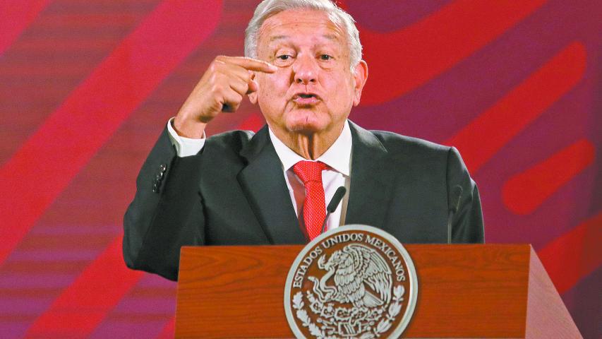 CIUDAD DE M…XICO, 27JULIO2022.- AndrÈs Manuel LÛpez Obrador, presidente de MÈxico acompaÒado de Ana Elizabeth GarcÌa Vilchis durante conferencia de prensa matutina en Palacio Nacional.FOTO: ANDREA MURCIA /CUARTOSCURO.COM