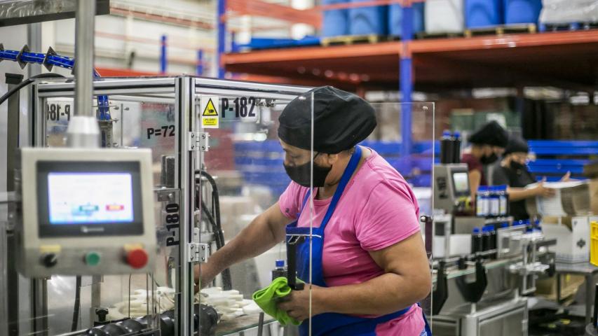 La jornada de trabajo es el segundo derecho laboral que menos respetan las empresas. Foto EE: Cortesía Sedeco.