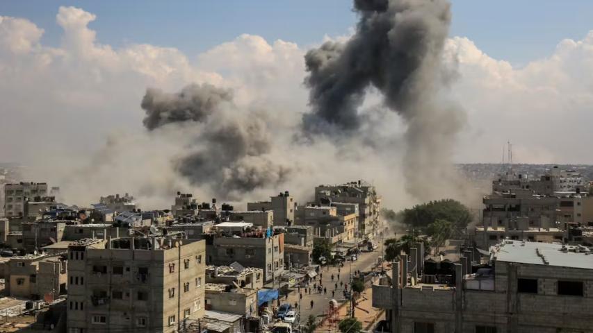 Ataques aéreos en la ciudad de Rafah en el sur de la Franja de Gaza. Foto: Shutterstock