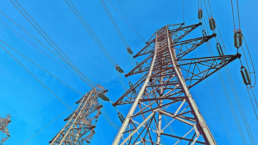 La falta de un suministro eléctrico adecuado es un obstáculo importante para el crecimiento de los parques industriales. Foto: Shutterstock