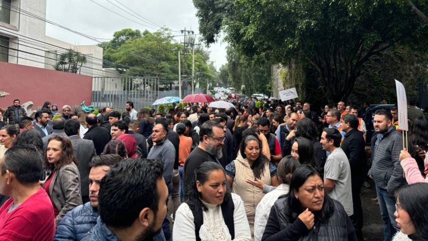 Evacuación de personal en la zona de San Jerónimo, al sur de la CDMX, tras registrarse un sismo. Foto EE: Especial.