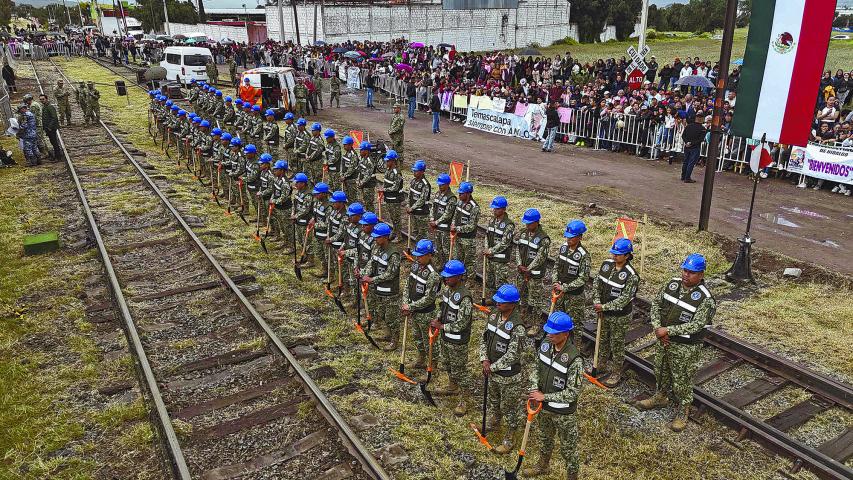 TIZAYUCA, HIDALGO, 06OCTUBRE2024.- Claudia Sheinbaum Pardo, presidenta Constitucional de los Estados Unidos Mexicanos, encabezó el inicio de trabajos preliminares para la Construcción del Tren México–Pachuca en la Antigua estación del tren Huitzila..
FOTO: PRESIDENCIA /CUARTOSCURO.COM