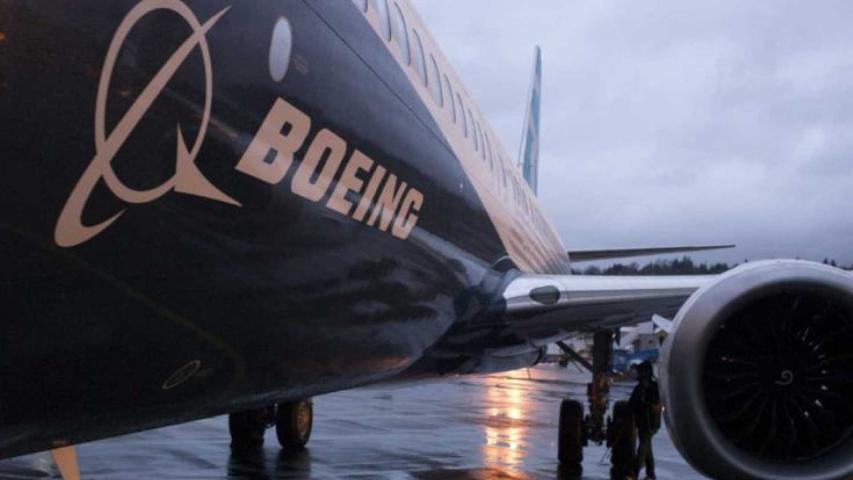 Boeing ha retirado definitivamente su oferta para elevar un 30% los salarios de los 33,000 trabajadores en Estados Unidos que llevan en huelga desde el pasado 13 de septiembre ante el fracaso de las negociaciones con los sindicatos.

Para más información del tema, visita: https://www.eleconomista.com.mx/empresas/boeing-y-sindicato-fracasan-negociacion-aumento-salarial-20241009-729357.html

¡Síguenos en nuestras redes sociales para mantenerte informado!

Twitter: https://twitter.com/eleconomista 
Facebook: https://www.facebook.com/ElEconomista.mx
Instagram: https://www.instagram.com/eleconomistamx
LinkedIn: https://www.linkedin.com/company/el-economista/

#ElEconomista #EETV