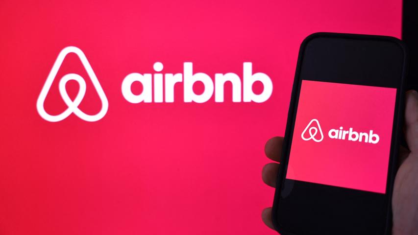 Logo de la plataforma digital Airbnb.