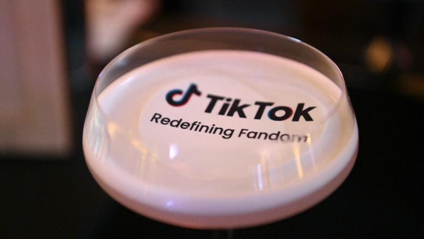 HOLLYWOOD, CALIFORNIA - AUGUST 29: A drink is seen during TikTok Redefining Fandom at Hollywood Athletic Club on August 29, 2024 in Hollywood, California.   Jon Kopaloff/Getty Images for TikTok/AFP (Photo by Jon Kopaloff / GETTY IMAGES NORTH AMERICA / Getty Images via AFP)