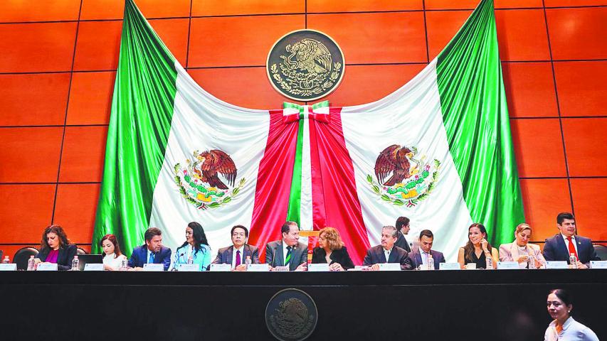 La sesión. Nunca antes una reunión para el rubro se había realizado en el Salón Verde, el espacio más grande para sesiones de comisión en San Lázaro.