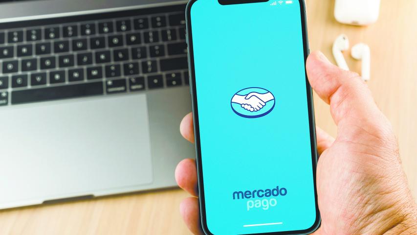 Entre las firmas de origen argentino que operan en México se encuentra Mercado Pago, que recientemente inició la solicitud de su licencia bancaria. Foto: Shutterstock