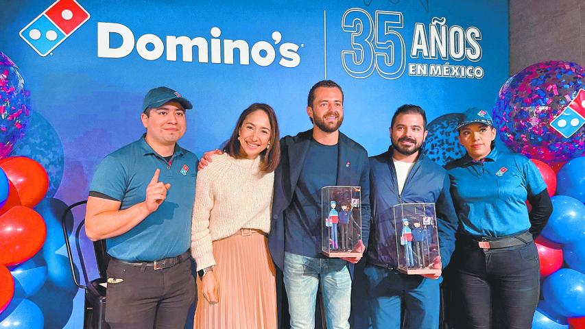 Cosme Torrado, director de Domino´s Pizza México (al centro), durante el evento de aniversario por los 35 años de la marca. Foto: Especial