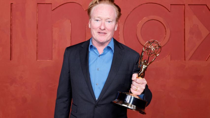 Conan O'Brien asiste a la recepción posterior a los Emmy de HBO y Max