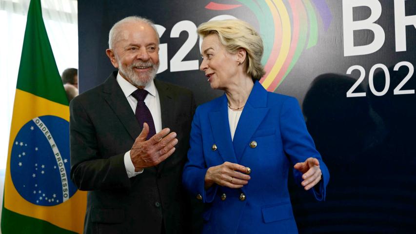 El presidente brasileño, Luiz Inácio Lula da Silva, recibe a la presidenta de la Comisión Europea, Ursula von der Leyen.