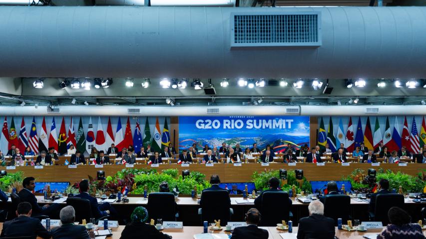 El G20 no es un organismo, por ende, no cuenta con órgano ni un consejo ejecutivo, y sus decisiones son "no vinculantes".