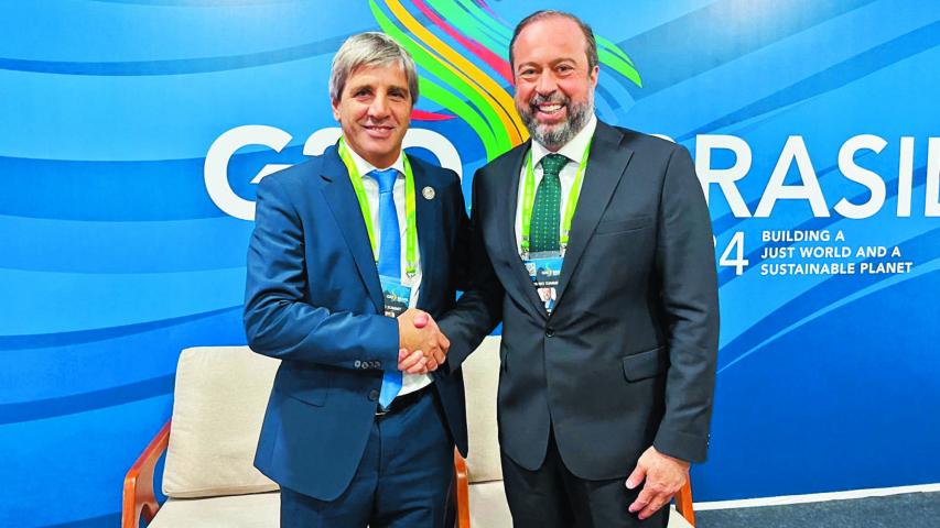 La firma del Memorando de Entendimiento estuvo a cargo del ministro de Economía de Argentina, Luis Caputo, y el ministro brasileño de Minas y energía, Alexandre Silveira. Y se llevó a cabo en el marco de la Cumbre del G20 que se realiza en Brasil.