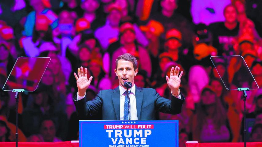 FILE PHOTO: Comedian Tony Hinchcliffe speaks during a rally for Republican presidential nominee and former U.S. President Donald Trump at Madison Square Garden, in New York, U.S., October 27, 2024. REUTERS/Andrew Kelly/File Photo