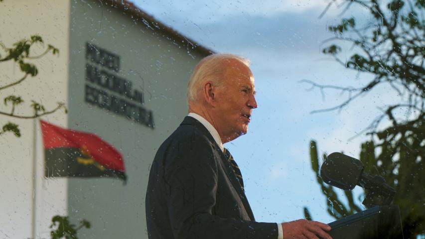 El presidente Joe Biden pronuncia un discurso en el Museo Nacional de la Esclavitud en Luanda, Angola