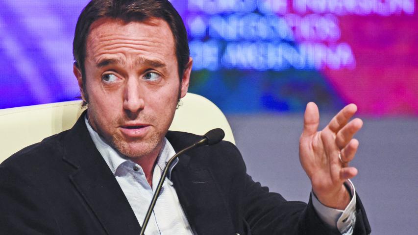 Marcos Galperin, founder, President and CEO of MercadoLibre, Latin America's leading e-commerce technology company, during the last session of the Argentina Business and Investment Forum in Buenos Aires, Argentina, on September 15, 2016. (Photo by EITAN ABRAMOVICH / AFP)