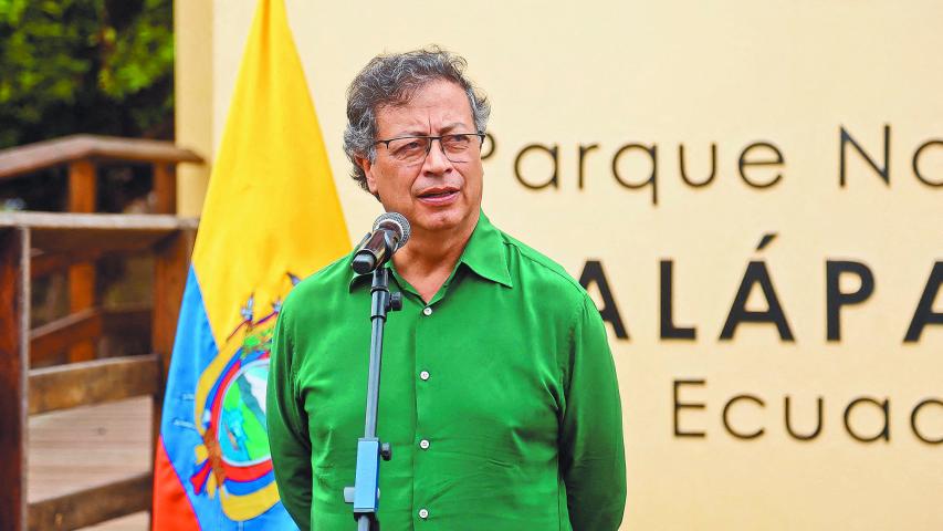 Colombia's President Gustavo Petro delivers a speech during a visit to the Charles Darwin Research Station at Galapagos National Park, in Puerto Ayora, Santa Cruz Island, Galapagos, Ecuador December 15, 2024. Carlos Silva/ Presidencia de la Republica de Ecuador/Handout via REUTERS ATTENTION EDITORS - THIS IMAGE HAS BEEN SUPPLIED BY A THIRD PARTY. NO RESALES. NO ARCHIVES.