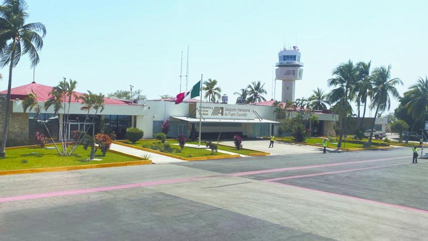 El aeropuerto de Puerto Escondido (considerando la operación de ASA y del grupo este año) sumó 593,873 pasajeros.