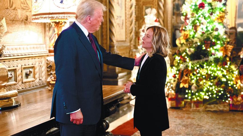 U.S. President-elect Donald Trump meets with Italian Prime Minister Giorgia Meloni at Mar-a-Lago in Palm Beach, Florida, U.S. January 4, 2025. Italian Government/Handout via REUTERS THIS IMAGE HAS BEEN SUPPLIED BY A THIRD PARTY. NO RESALES. NO ARCHIVES. MANDATORY CREDIT.