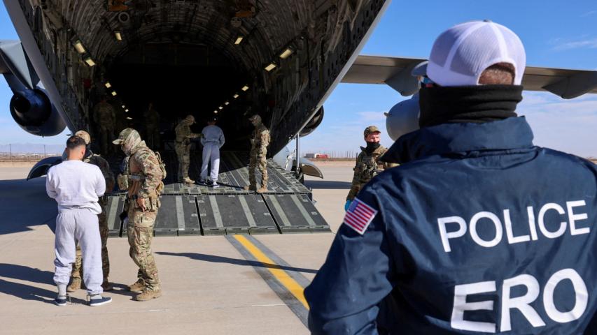 Migrantes deportados de EU y enviados a la Bahía de Guantánamo, Cuba.