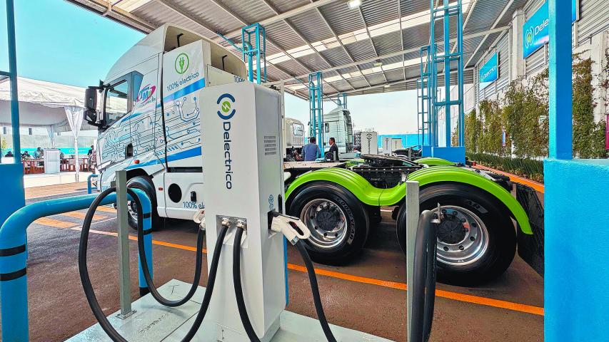 La Canacar participó en la inauguración de la primera electrolinera de recarga ultrarápida para el transporte de carga, proyecto entre Deléctrico y Huawei.