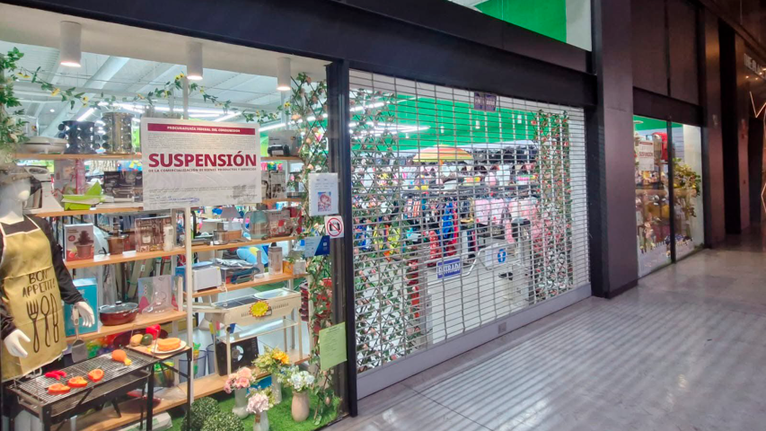 Profeco realizó un operativo en comercio Merca Asia, ubicado en San Pedro Cholula, Puebla.