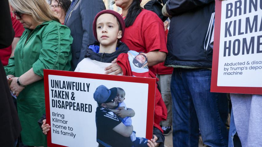 Protestas en Maryland a favor de Kilmar Abrego Garcia quien fue deportado a El Salvador. Foto: AFP